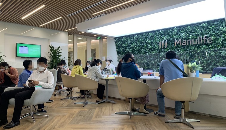 Bảo hiểm nhân thọ - Bài 1: Xếp hàng đòi quyền lợi tại Manulife 