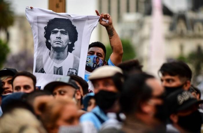 Lời khai bất ngờ của nữ y tá chăm sóc Maradona trong ngày qua đời