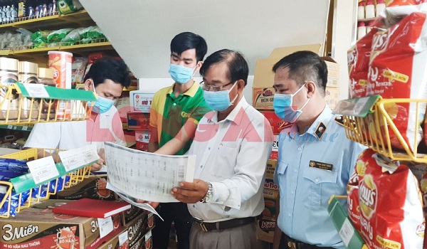 Long An: Một cửa hàng Bách Hoá Xanh bị lập biên bản do tính tiền khối lượng chênh lệch