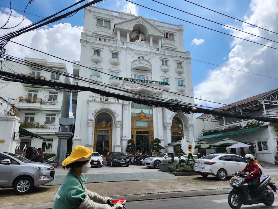 Bệnh viện thẩm mỹ JT Angel của CEO Nhã Lê bị phạt 75 triệu đồng