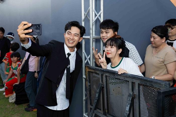 Lê Tuấn Khang lần đầu cầm mic cùng Lý Hải với visual thăng hạng