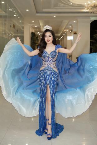 Á hậu Phương Nhi chúc mừng chiến thắng của Á hậu 1 Hoàng Thanh Nga tại Mrs Univeres 