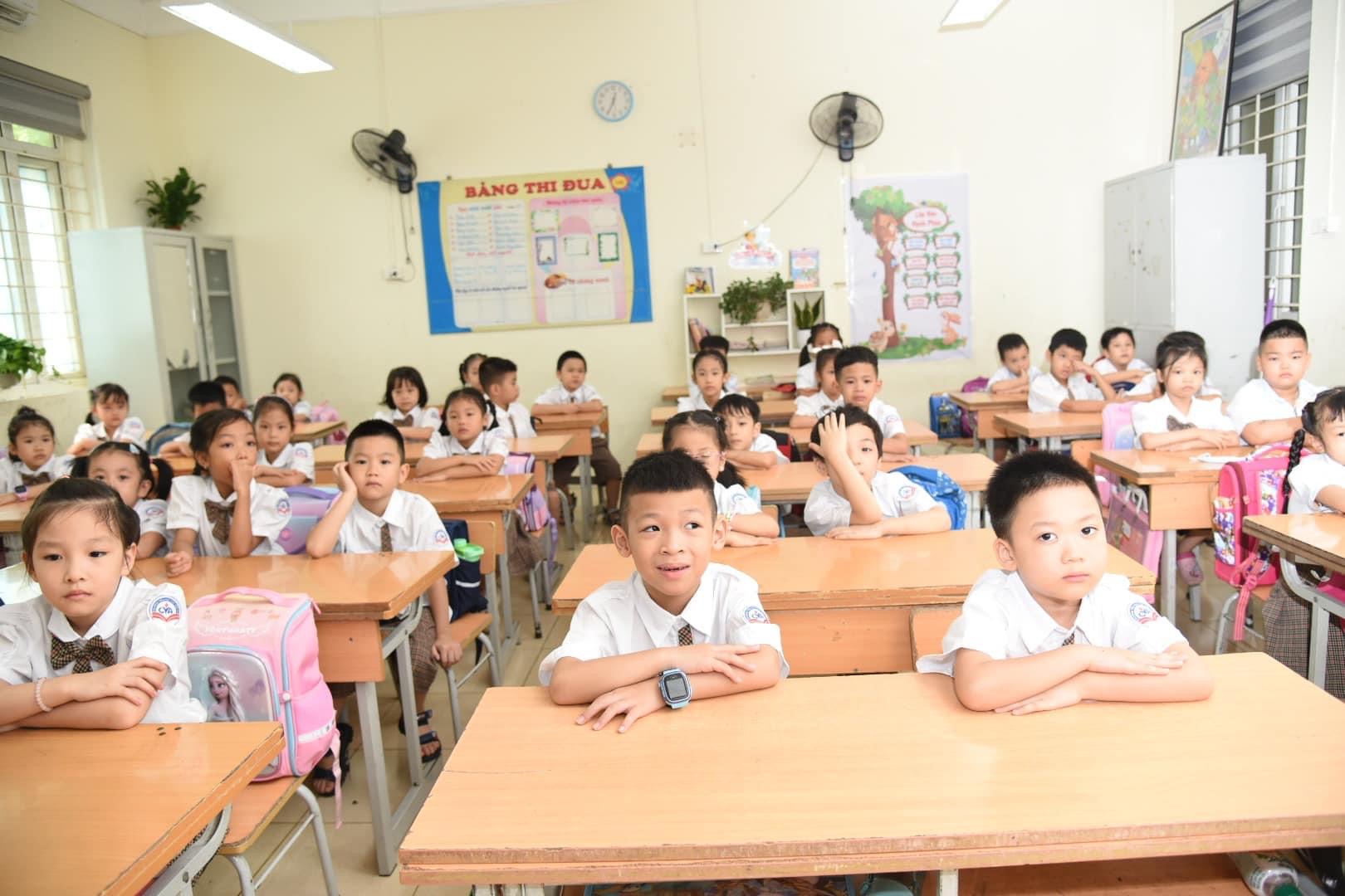 Nhiều trường tư thục TP HCM lại tăng học phí chóng mặt