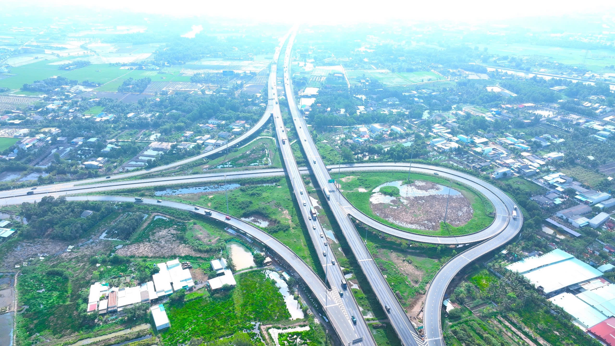 Tương lai bất động sản huyện ngoại thành TP.HCM: Đầu tư hay chờ đợi? 