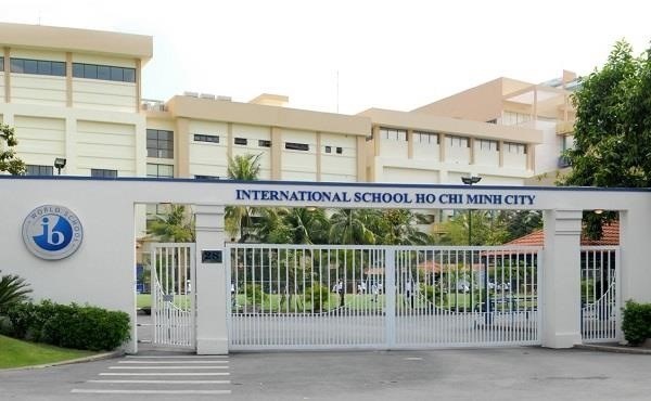 Sau vụ trường quốc tế ISHCMC phát sách “khiêu dâm” cho học sinh