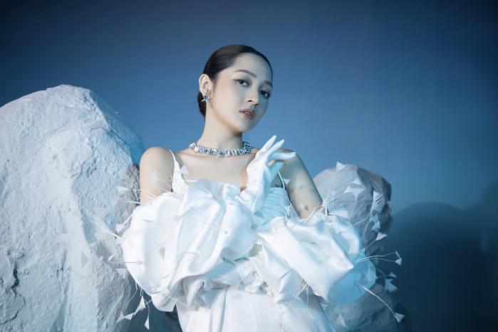 Bảo Anh trở lại đường đua âm nhạc cùng live concert Đức Huy 