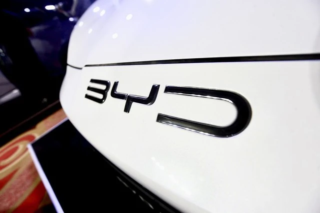 Khách mua BYD Dolphin tại Indonesia phàn nàn vì đại lý giao xe bẩn, trầy xước