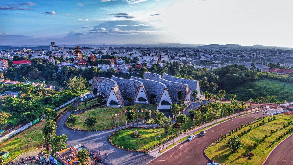 Đắk Lắk: Đường đi của khu đất vàng 19,8ha vào tay Trung Nguyên