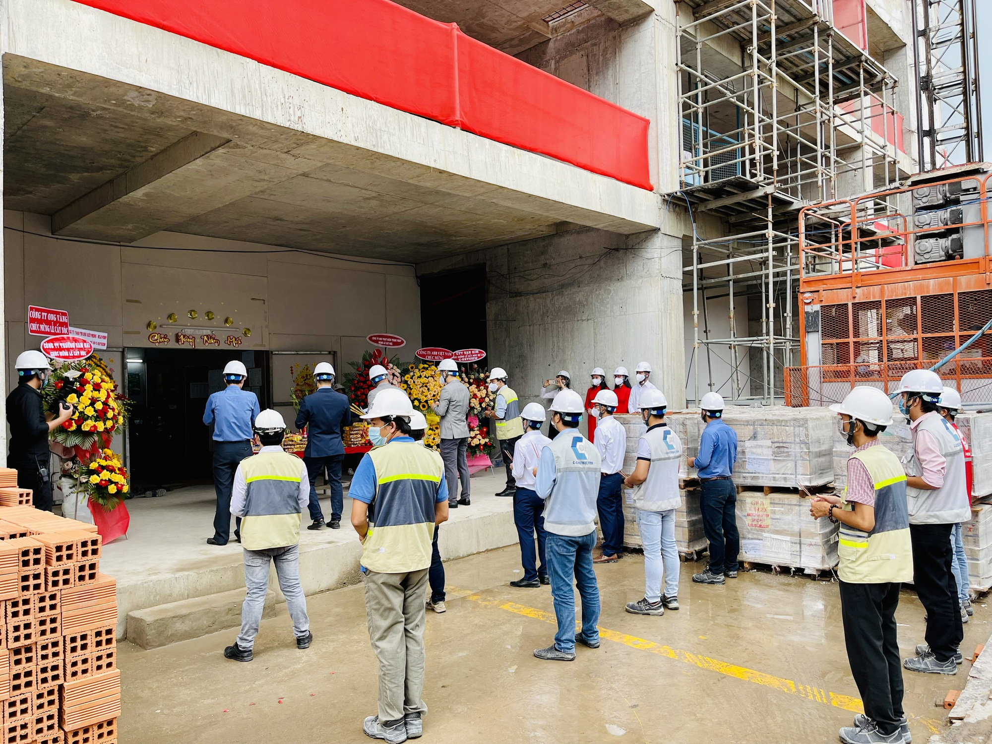 Phớt lờ Chỉ thị 16, hàng chục nhân viên Công ty C-Holdings của Cường 